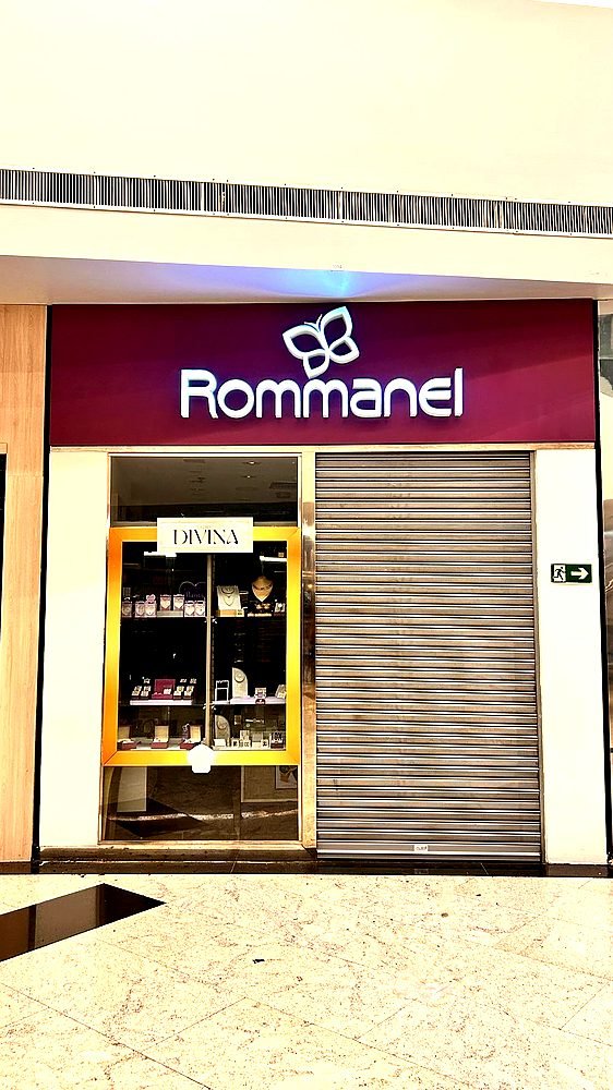 Rommanel — Letreiro Iluminado — Shopping